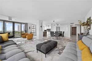231 174th Street, Sunny Isles Beach, FL 33160 - MLS#A12036574