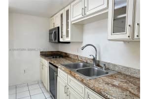 802 87th Avenue, Miami, FL 33172 - MLS#A12037588