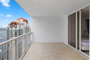 1200 Brickell Bay Drive, Miami, FL 33131 - MLS#A12037745