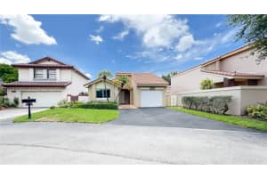 6316 Nw 173rd Street, Hialeah, Fl 33015, Hialeah