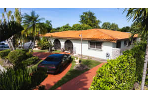 9601 SW 66th St, Miami, FL 33173, - MLS#A12038307