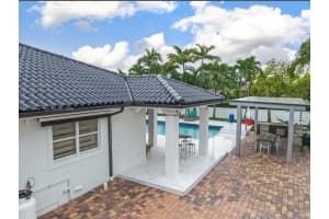 11390 30th Street, Miami, FL 33165 - MLS#A12038434