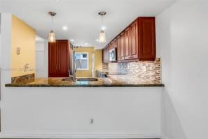 7050 42nd Court, Davie, FL 33314 - MLS#A12038554