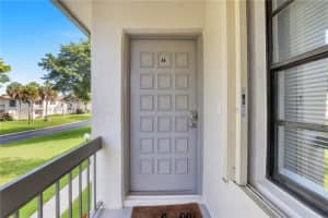 21650 Juego Circle, Boca Raton, FL 33433 - MLS#A12038581