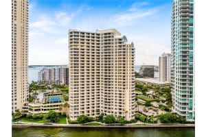 888 Brickell Key Drive, Miami, FL 33131 - MLS#A12038583