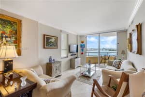 888 Brickell Key Drive, Miami, FL 33131 - MLS#A12038583