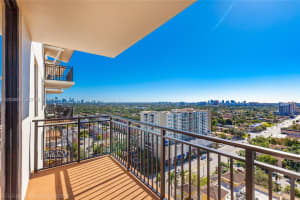 888 Douglas Road, Coral Gables, FL 33134 - MLS#A12038590