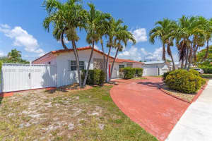 1720 SW 98th Ct, Miami, FL 33165, - MLS#A12038721