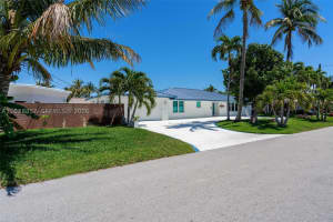 2711 NE 57th Ct, Fort Lauderdale, FL 33308, - MLS#A12038857