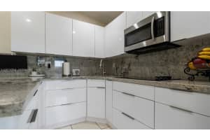 7548 173rd Terrace, Hialeah, FL 33015 - MLS#A12039319