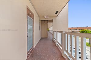 9281 Sunrise Lakes Boulevard, Sunrise, FL 33322 - MLS#A12039402