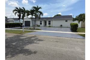 19331 57th Court, Hialeah, FL 33015 - MLS#A12039425