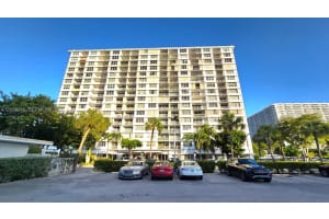 1865 79th St Causeway, North Bay Village, FL 33141 - MLS#A12039710