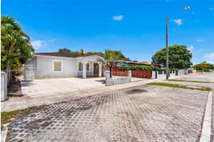 920 35th Avenue, Miami, FL 33125 - MLS#A12039919