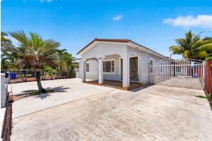 920 35th Avenue, Miami, FL 33125 - MLS#A12039919