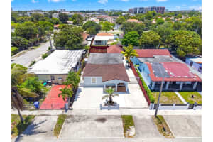 920 35th Avenue, Miami, FL 33125 - MLS#A12039919