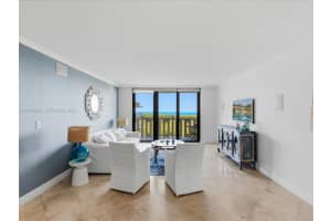 1121 Crandon Blvd e1205 e1205, Key Biscayne, FL 33149, - MLS#A12040230