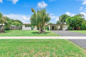 885 Azalea Court, Plantation, FL 33317 - MLS#A12040639