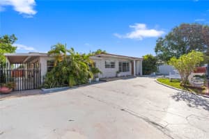491 35th Place, Hialeah, FL 33012 - MLS#A12040717