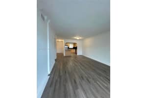 980 Ne 170th Street 214, North Miami Beach, Fl 33162, North Miami Beach