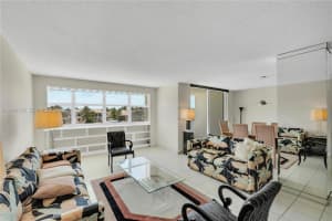 1410 Ocean Drive, Hollywood, FL 33019 - MLS#A12041374