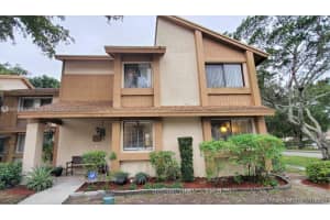 40 Wimbledon Lake Drive 216, Plantation, Fl 33324, Plantation