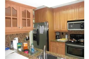586 NW 114th Ave, Miami, FL 33172, Sold 08/26/13