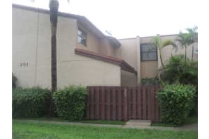 201 W Park Dr, Miami, FL 33172, Sold 04/01/13
