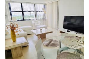 2555 Collins Ave, Miami, FL 33140, Sold 12/09/20