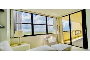 2555 Collins Ave, Miami, FL 33140, Sold 12/09/20