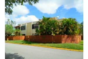 8873 Fontainebleau Blvd, Miami, FL 33172, Sold 04/29/13