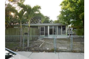 1937 SW 44th Ave, Fort Lauderdale, FL 33317, Sold 10/07/13
