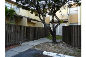 9980 NW 9th St Cir, Miami, FL 33172, Sold 10/04/13