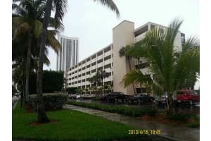 220 Kings Point Dr # 110, Sunny Isles Beach, FL 33160, Sold 10/17/13