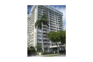 1420 Brickell Bay Dr, Miami, FL 33131, Sold 08/02/13