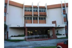 9678 Fontainebleau Blvd, Miami, FL 33172, Sold 12/17/13