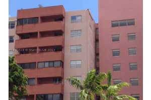 5050 NW 7th St, Miami, FL 33126, Sold 08/04/14