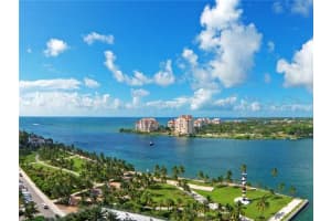 800 South Pointe Dr, Miami Beach, FL 33139, Sold 10/31/14