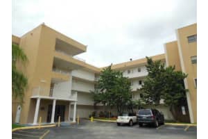 8425 NW 8th St, Miami, FL 33126, Sold 01/10/14