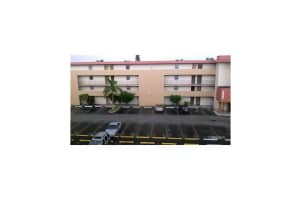 8889 Fontainebleau Blvd, Miami, FL 33172, Sold 12/27/13