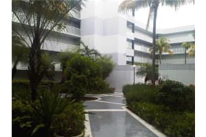 8251 NW 8th St, Miami, FL 33126, Sold 12/20/13
