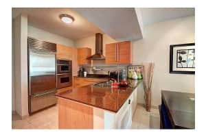 218 SE 14th St, Miami, FL 33131, Sold 01/13/14