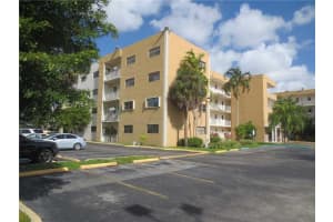 8425 NW 8th St, Miami, FL 33126, Sold 02/28/14