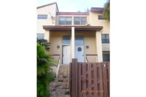 271 W Park Dr, Miami, FL 33172, Sold 04/01/14
