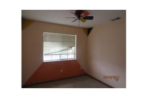 8285 NW 186th St, Hialeah, FL 33015, Sold 09/26/14