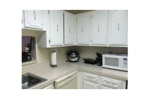 5199 NW 7th St, Miami, FL 33126, Sold 06/02/14