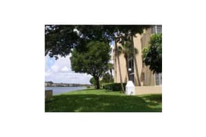 952 NE 199th St, Miami, FL 33179, Sold 11/25/14