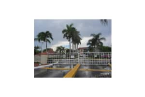 18850 NW 57th Ave, Hialeah, FL 33015, Sold 10/15/14