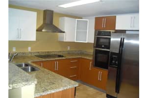 170 SE 14th St, Miami, FL 33131, Sold 10/03/14