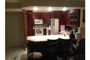 9437 SW 76th St APT V25, Miami, FL 33173, Sold 04/28/17